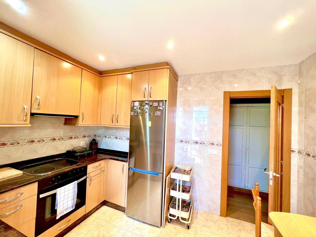 Apartamento Puertu Chicu Con Plaza De Garaje Privada Лянес Екстериор снимка